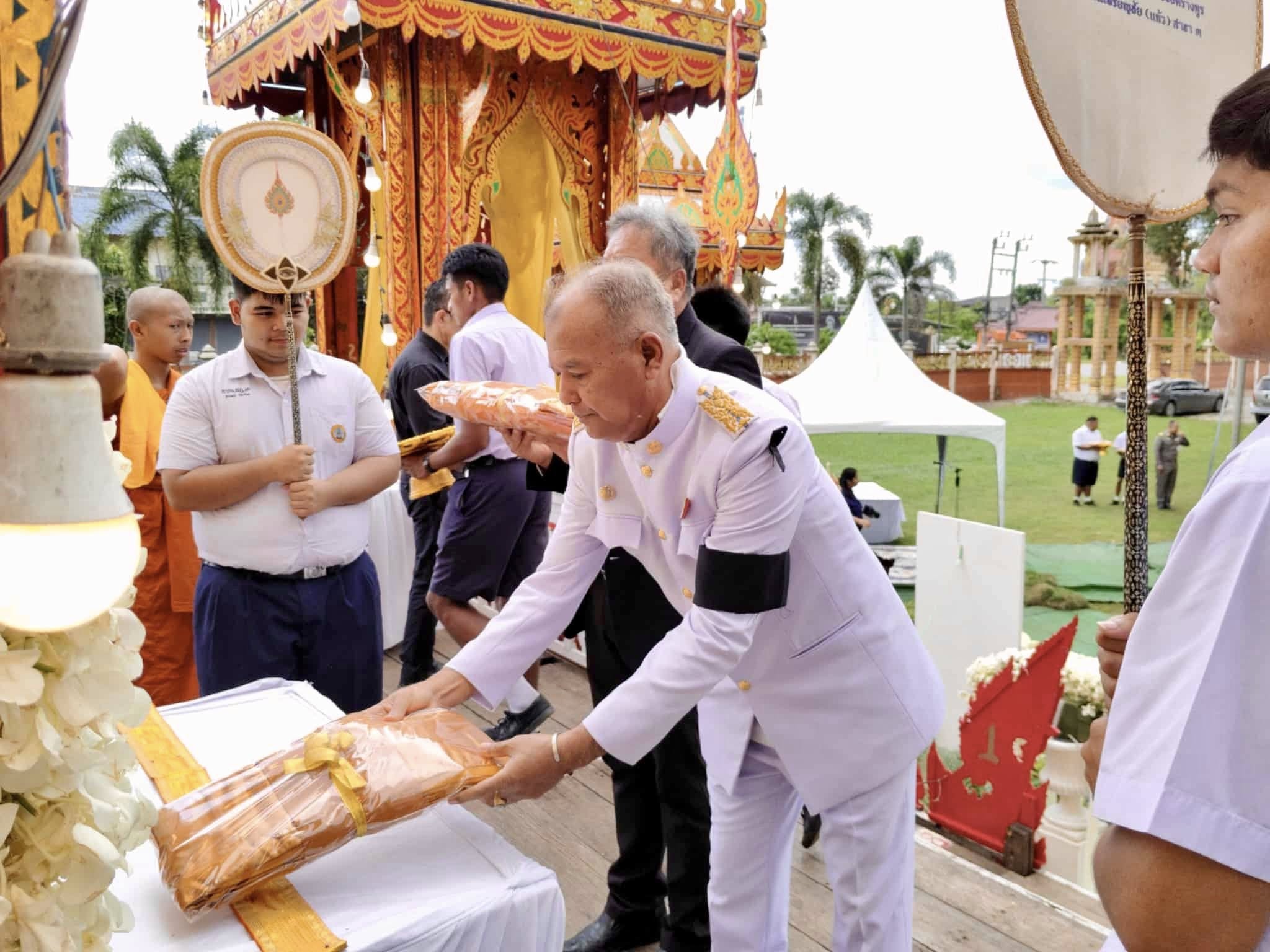 เทศบาลตำบลบ้านนา ร่วมพิธีพระราชทานเพลิงศพ พระครูกิตติกาญจนวิสุทธิ์ (ดำรงศักดิ์ กมโล) อดีตเจ้าอาวาสวัดทองประธาน