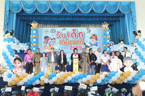 เทศบาลตำบลบ้านนา จัดงานวันเด็กแห่งชาติ ปี 2569 ขนทัพกิจกรรมสร้างสุข ปลูกฝังจิตสำนึก "รักชาติไทย ใส่ใจโลก"
เนรมิตอาคารอเนกประสงค์ให้เป็นดินแดนแห่งความสุข สุดคึกคัก ขนกิจกรรมความสนุกและของรางวัลมากมายมัดใจเยาวชนในพื้นที่