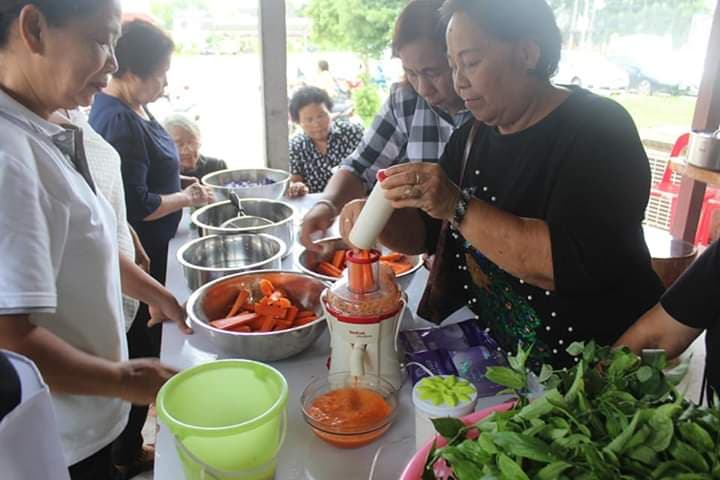 โครงการฝึกอบรม​  ส่งเสริมอาชีพกลุ่มพัฒนาสตรีชุมชนตลาดบน